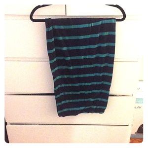 Elastic waist midi skirt